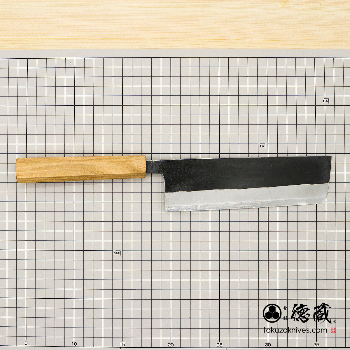 白二　黒打仕上　菜切包丁　サクラ八角柄