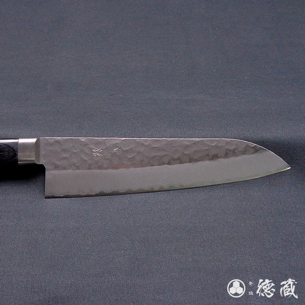 AUS8　槌目仕上　三徳包丁　黒ハンドル