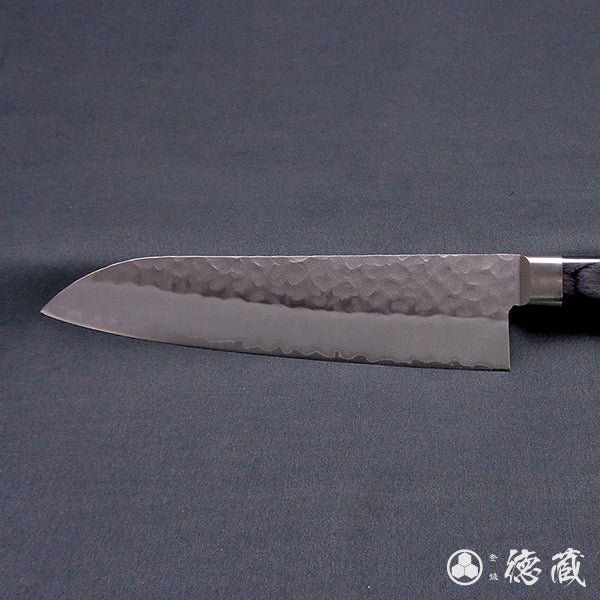 AUS8　槌目仕上　三徳包丁　黒ハンドル